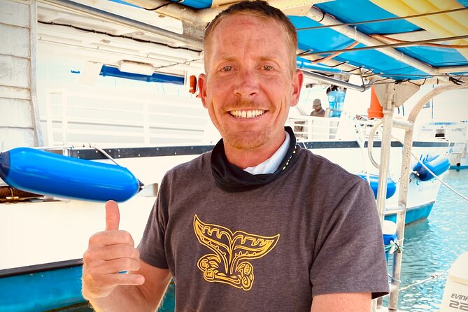 2.5 Hour Whale Escape Tour - The humpback story: 3,000 miles for birth and mating