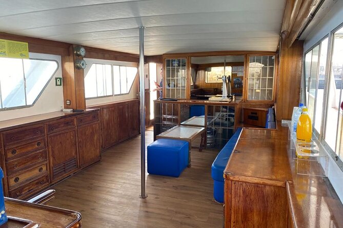 3 hrs Boat Excursion for whale watching from Valle GR (La Gomera) - Tapas and drinks on board: simple food that actually fits the day