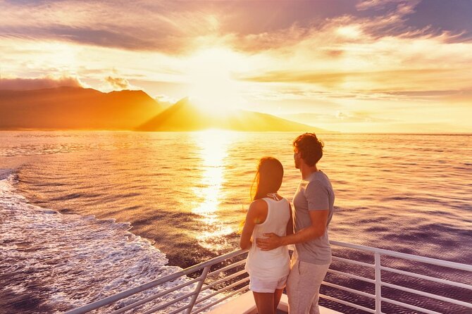 Sunset Cruise & Whale Watching from Oahu - Getting on board at Pink Sails Waikiki (and why timing matters)