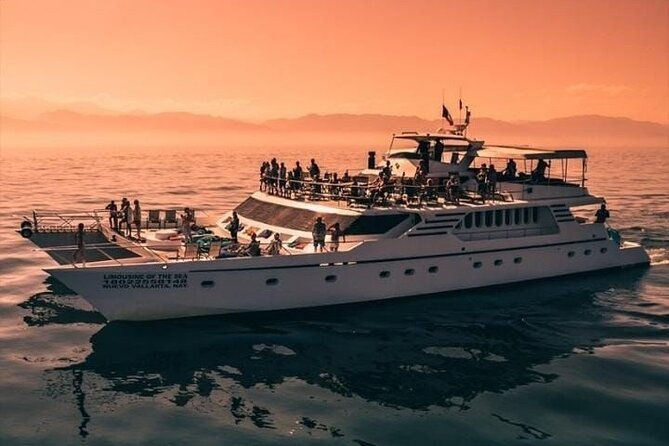 Sunsets and Whales Mega Yachts ALL INCLUSIVE: Puerto Vallarta - Timing, Boarding, and Why You Should Plan for Waiting