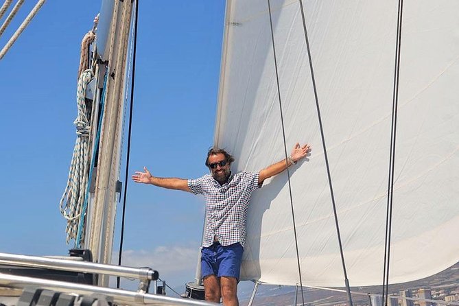 Tenerife 3-Hour Discover Whales and Dolphins - Food and drinks onboard: what you’re actually getting