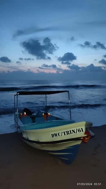 Trincomalee: Dolphin & Whale Watching Boat Tour - Comfort on the boat: life jackets, cramped seats, and fitness reality