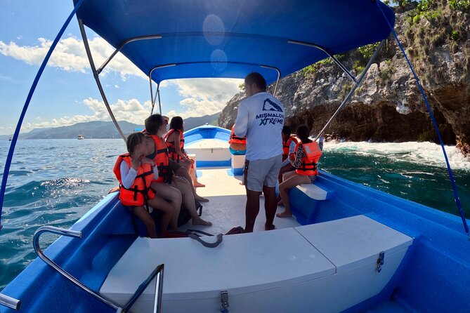 Whale Watching and Los Arcos 5 Islands Adventure - How to spot whales and dolphins from a small boat