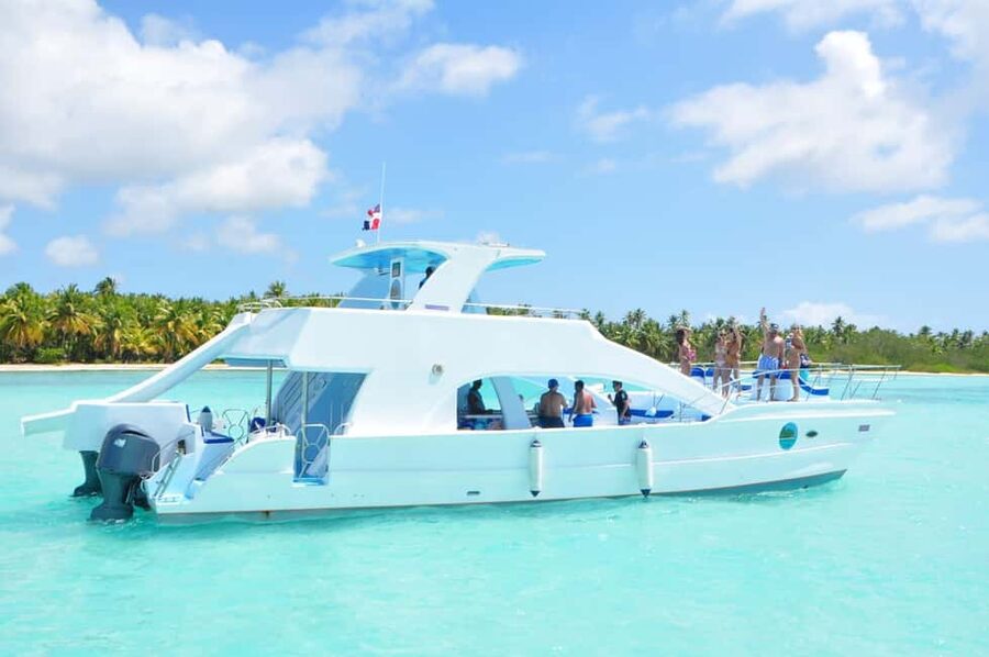 Whale Watching + Cayo Levantado - Whale watching plus Cayo Levantado: why this combo works